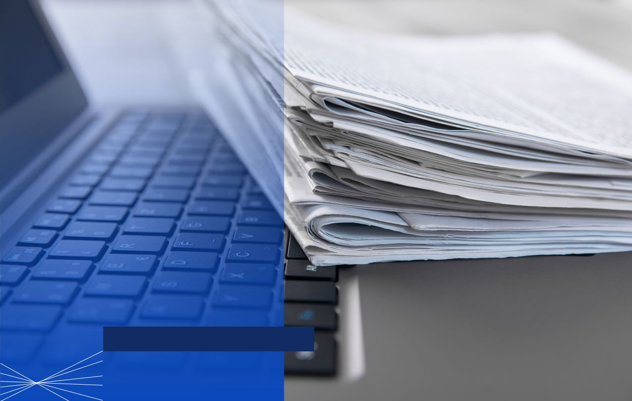 LAPTOP ΜΕ ΧΑΡΤΙΑ